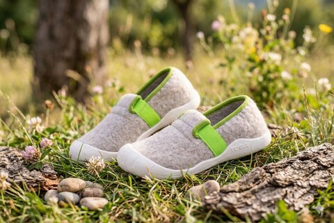 TUGA handmade Mongolian wool shoes
